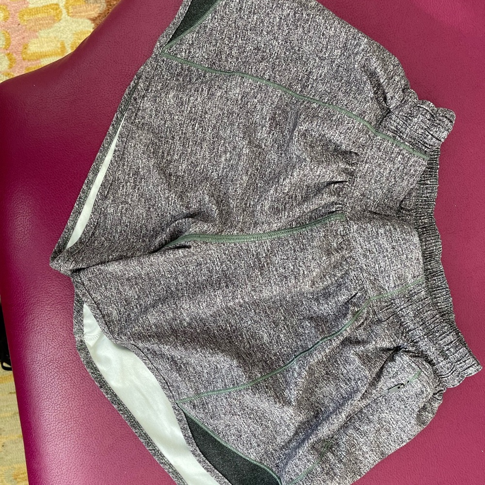 Lululemon gray hottie hot 4” shorts